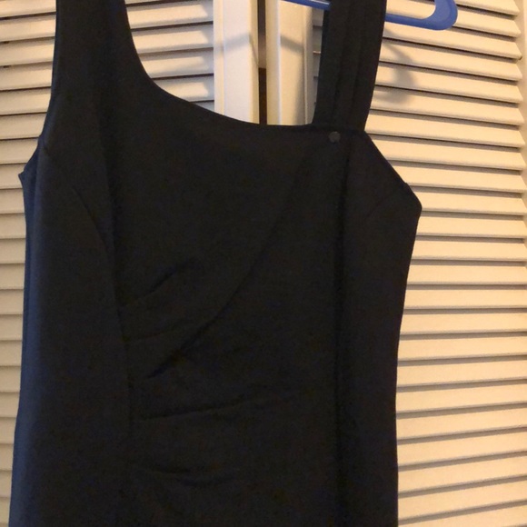 Asymmetrical Guess dress size M - Picture 2 of 3